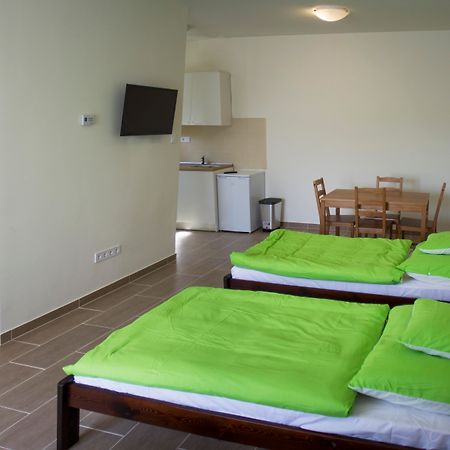 וסס Airport Microstore Panzio מראה חיצוני תמונה